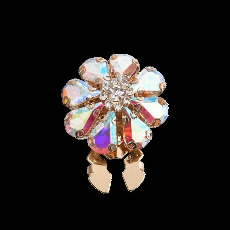 Stor blomst med regnbuefargede steiner